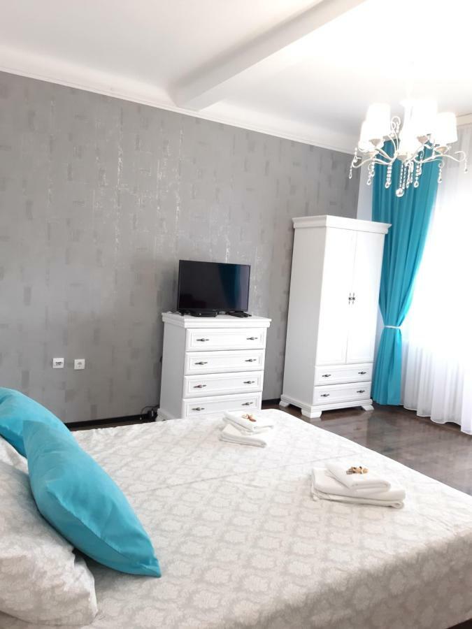 Apartment Zorana-Center Novi Sad Buitenkant foto